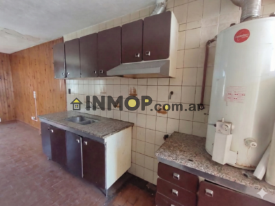 Venta casa en Barrio Fuchs Godoy Cruz - 4 Dormitorios Frente Chango Más