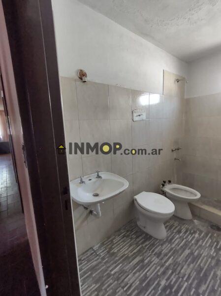 Venta casa en Barrio Fuchs Godoy Cruz - 4 Dormitorios Frente Chango Más