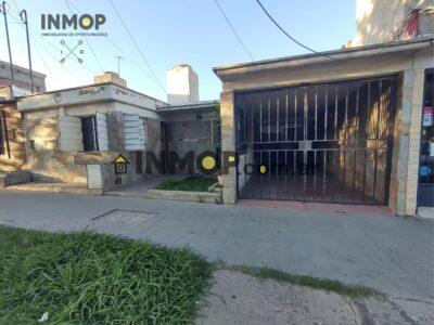 Venta casa en Barrio Fuchs Godoy Cruz - 4 Dormitorios Frente Chango Más