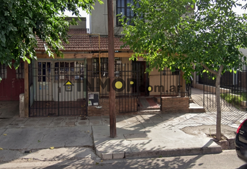 Alquiler Casa 3 Dormitorios - B° Antártida Argentina, Luzuriaga