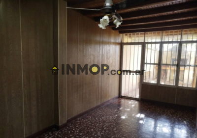 Alquiler Casa 3 Dormitorios - B° Antártida Argentina, Luzuriaga
