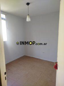 Alquiler Casa 3 Dormitorios - B° Antártida Argentina, Luzuriaga